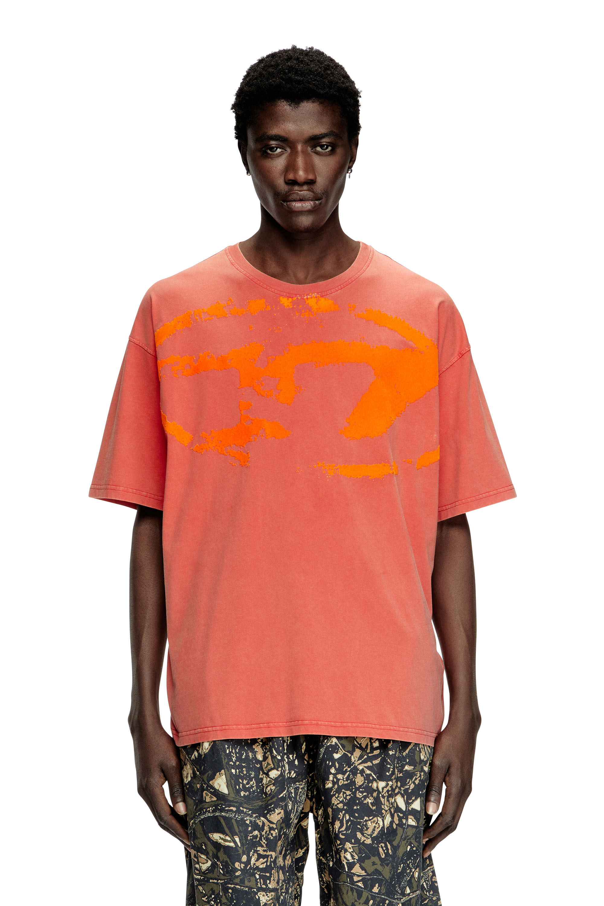 Diesel - T-BOXT-R21, Man's Acid-wash T-shirt with flocked Oval D logo in Red - 3
