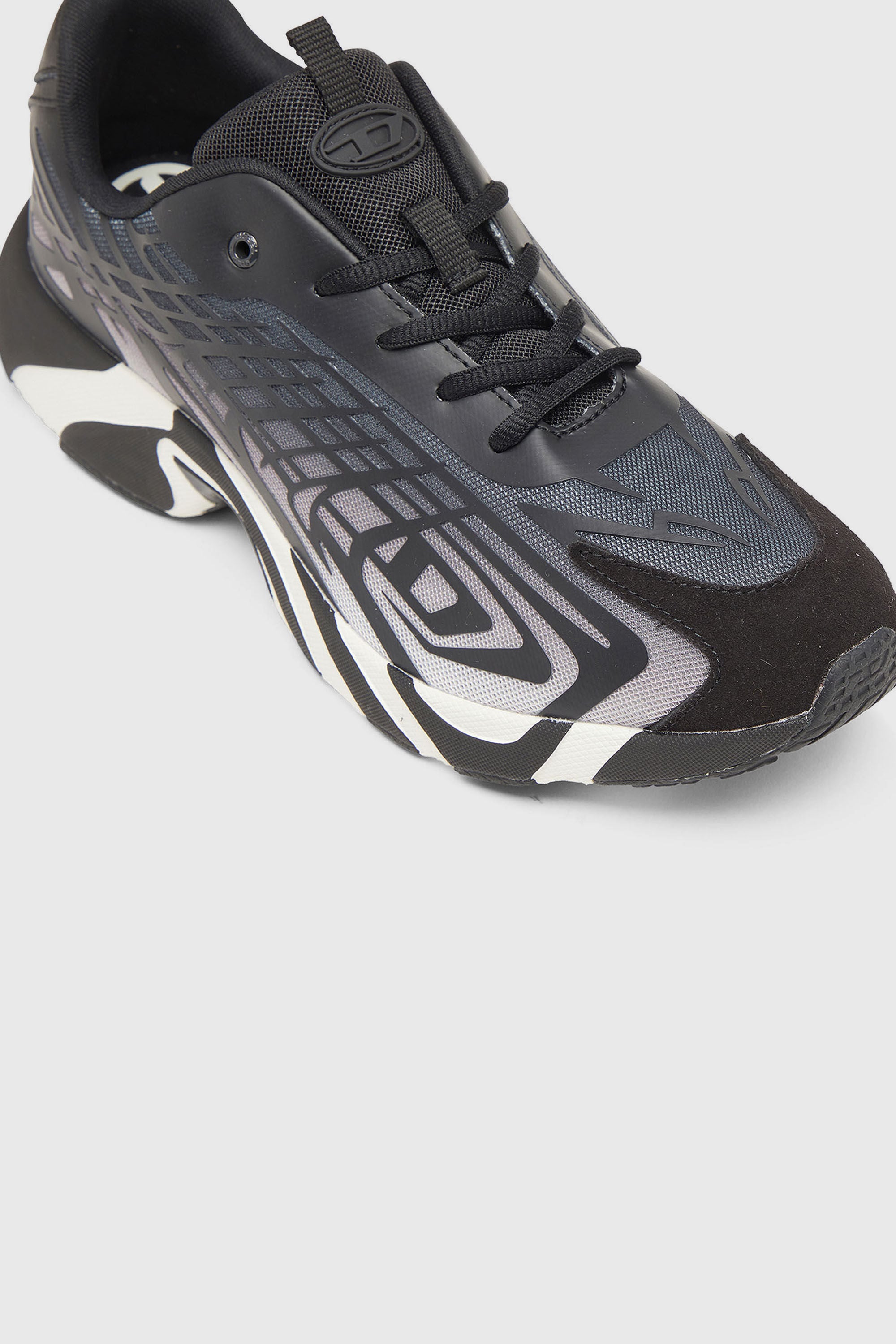 Diesel - S-D-VIT'S 500 LOW, Man's D-Vit-Sneakers in striped d&eacute;grad&eacute; mesh in Black/White - 6
