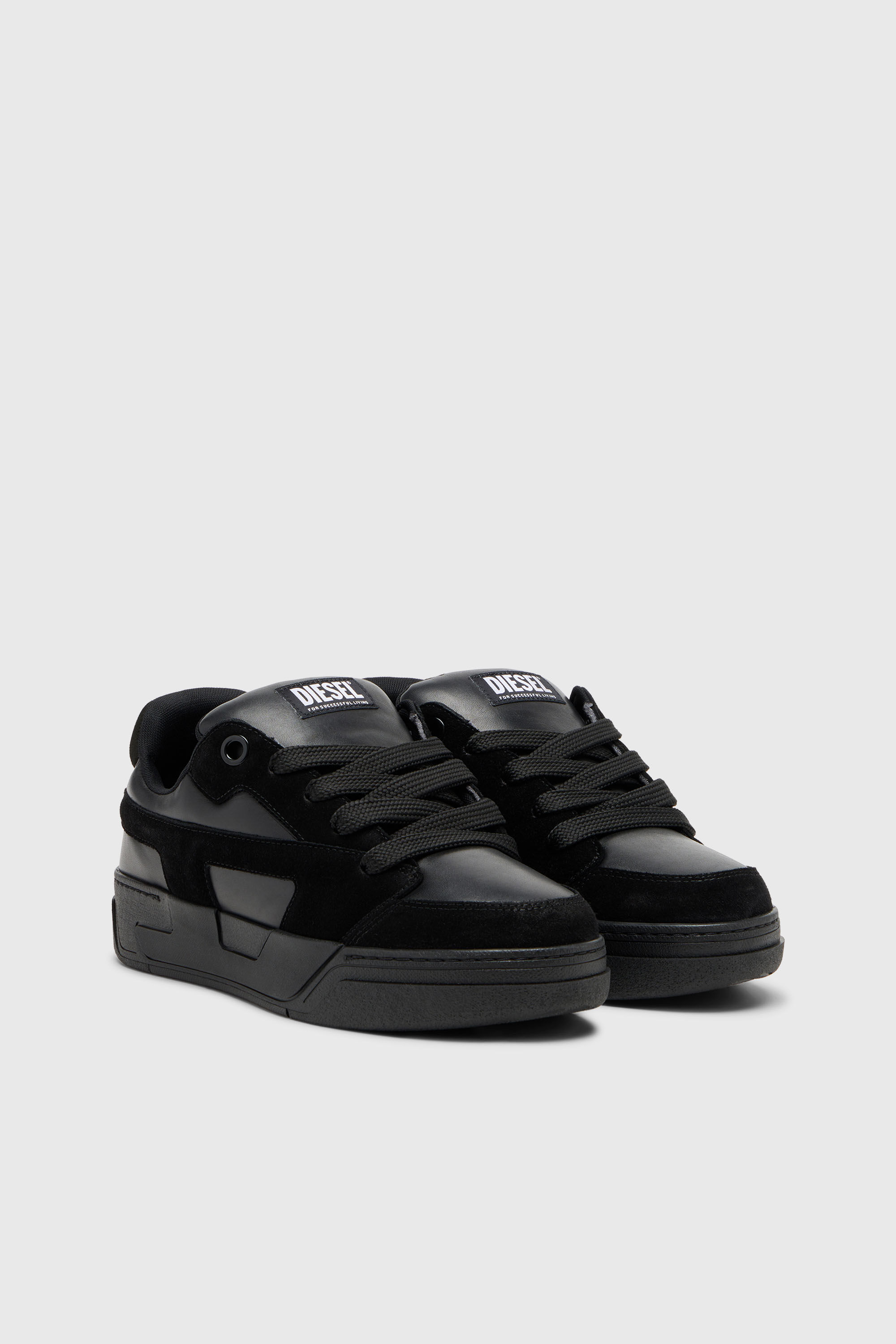 Diesel - S-D-OLLIE LOW, Man's D-Ollie-Monochrome sneakers in suede and leather in Black - 2