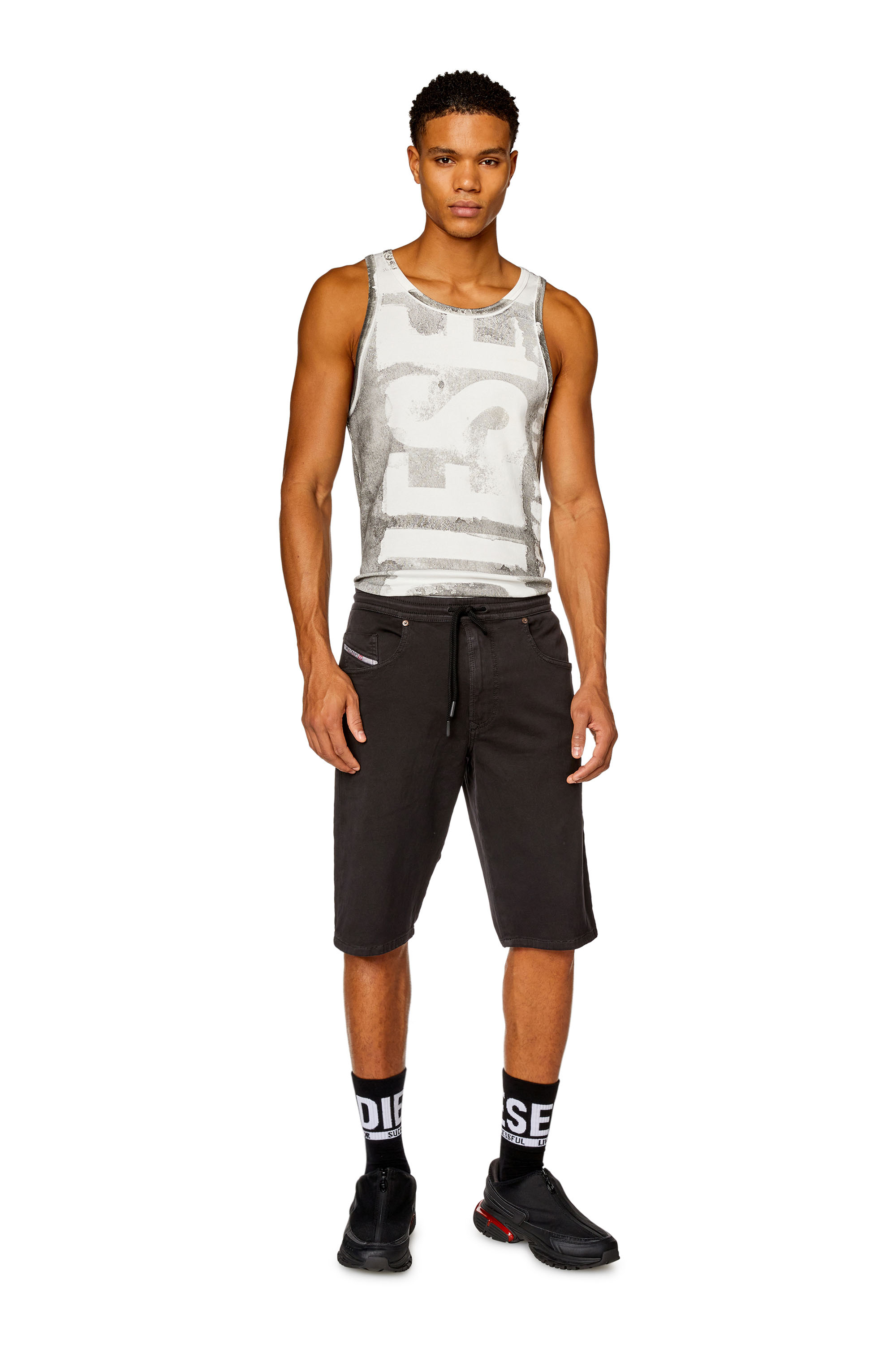 Diesel - 2033 D-KROOLEY-SHORT JOGG, Man's Chino shorts in JoggJeans in Black - 1