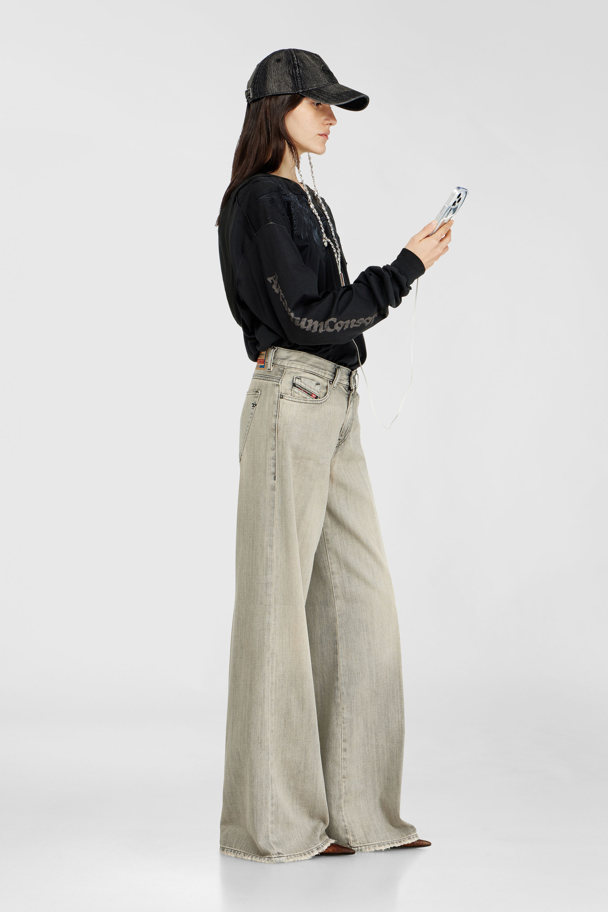 Diesel - Woman's Flare Jeans 1978 D-Akemi 068RU, Grey - 1